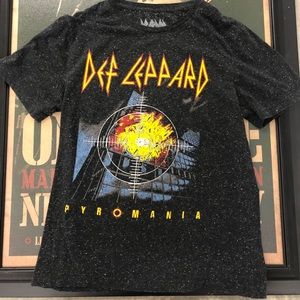 Def Leppard Pyromania T-shirt

Size - Medium